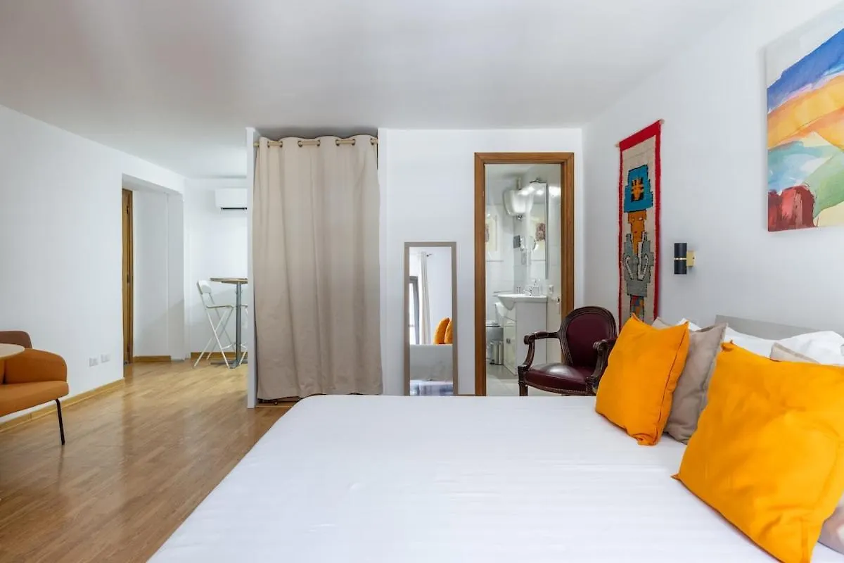 Romantic Refuge In Piazza Navona Apartment Rome