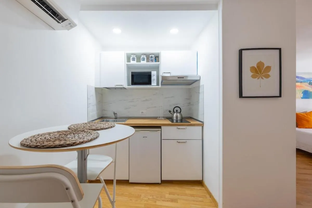 Apartment Romantic Refuge In Piazza Navona