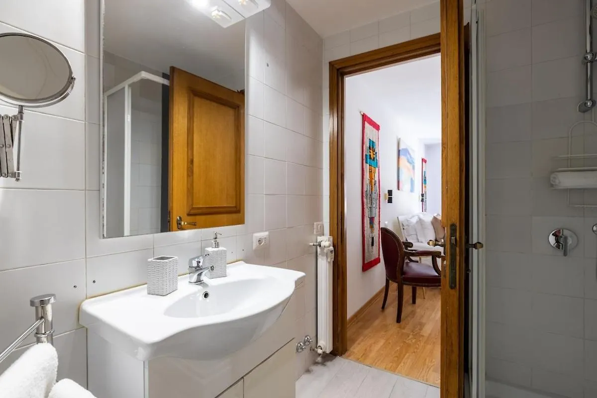 Romantic Refuge In Piazza Navona Apartment Rome