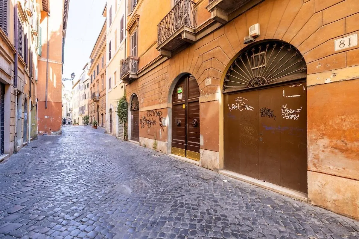Romantic Refuge In Piazza Navona Rome