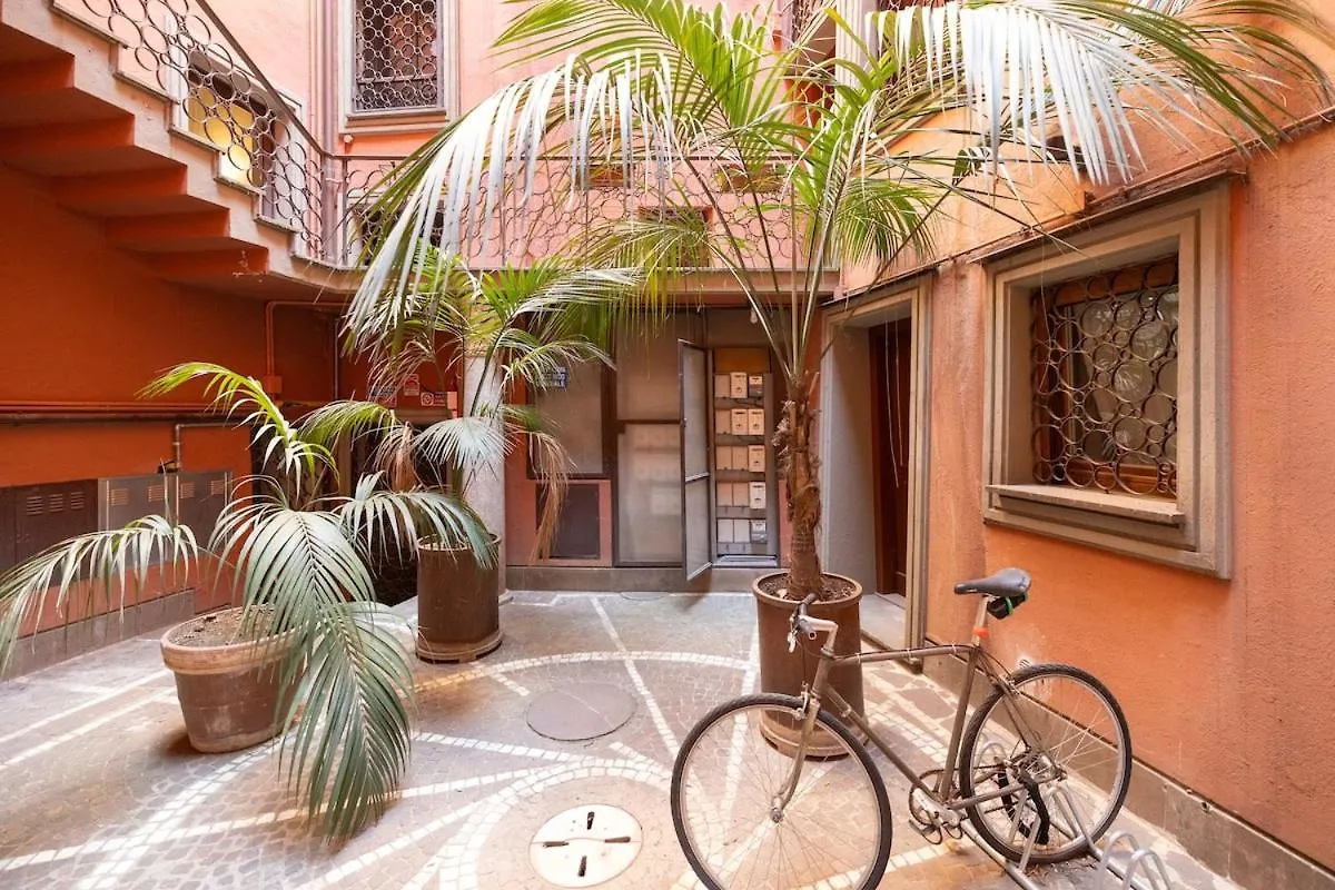 Romantic Refuge In Piazza Navona